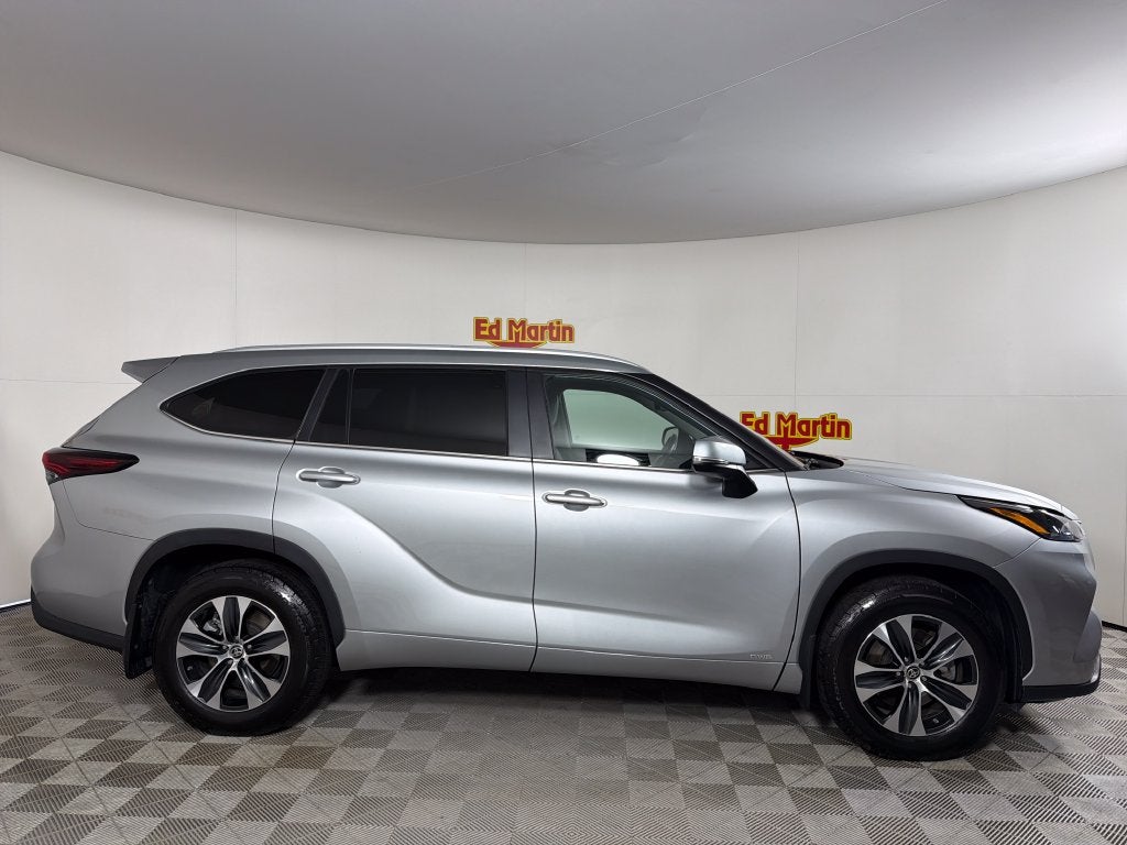 2025 Toyota Highlander Hybrid XLE