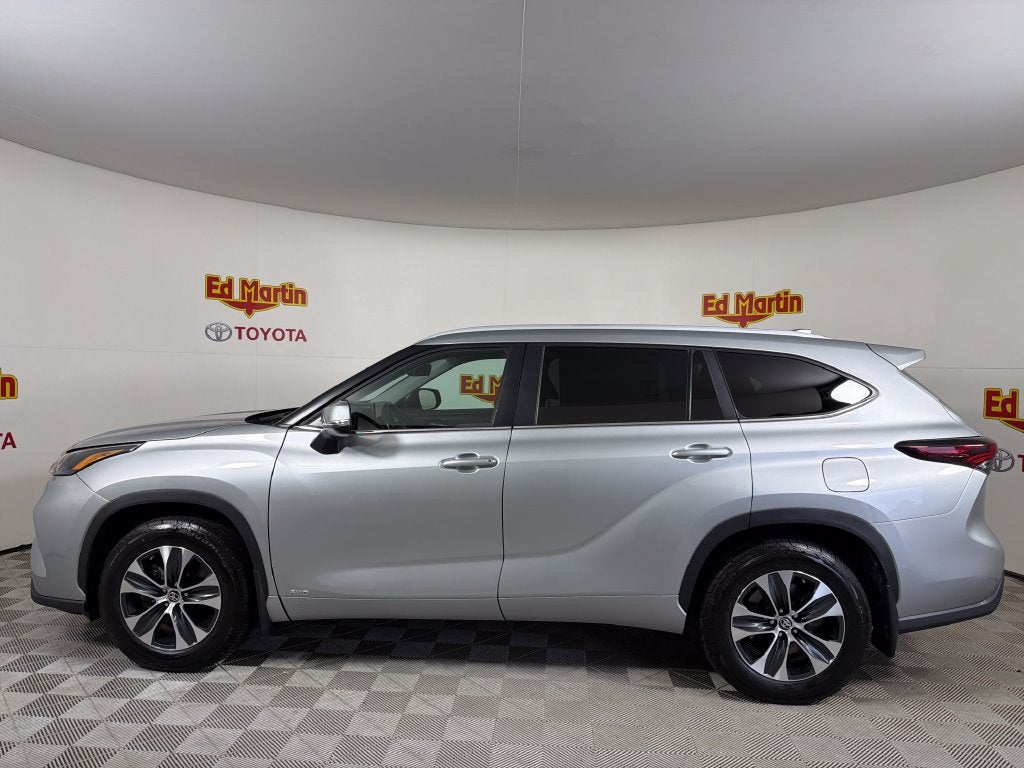 2025 Toyota Highlander Hybrid XLE