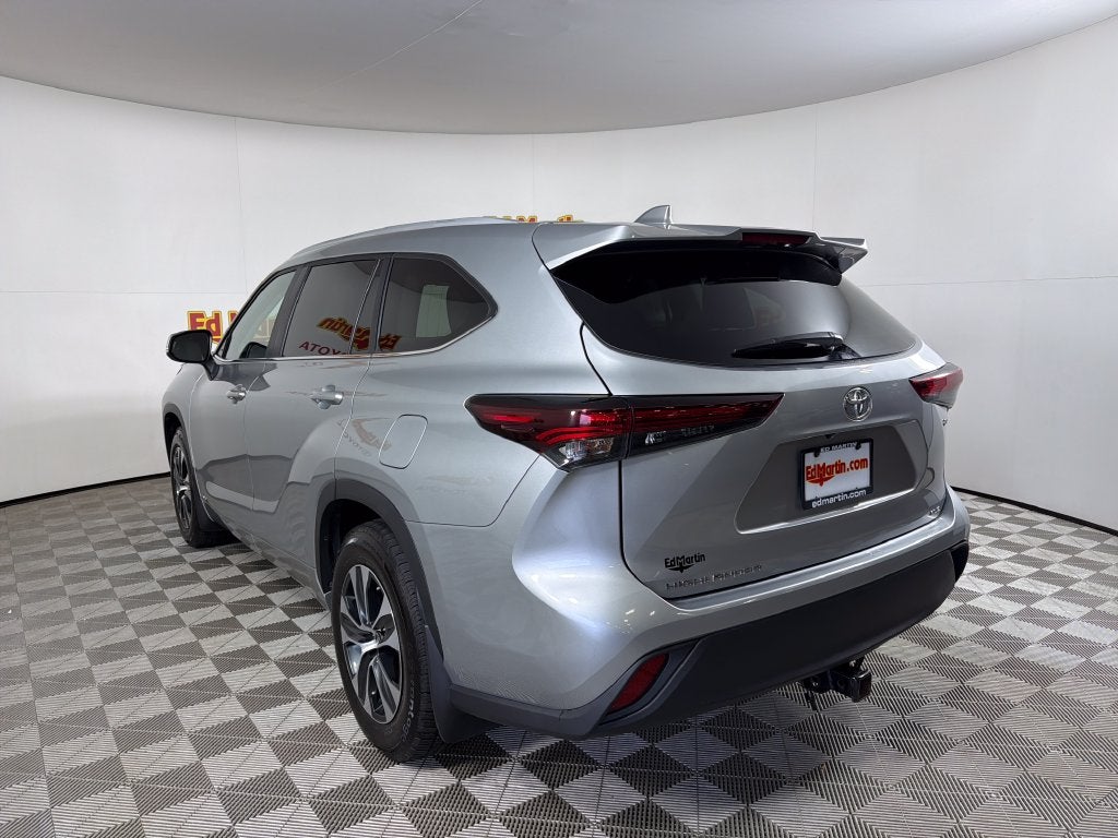 2025 Toyota Highlander Hybrid XLE