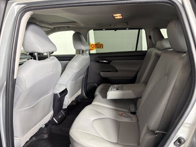 2025 Toyota Highlander Hybrid XLE