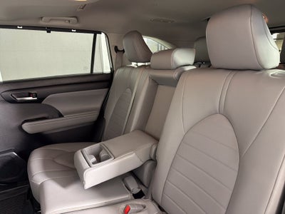 2025 Toyota Highlander Hybrid XLE