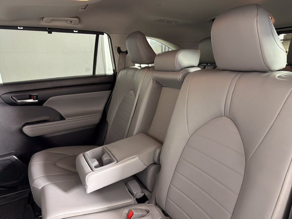 2025 Toyota Highlander Hybrid XLE