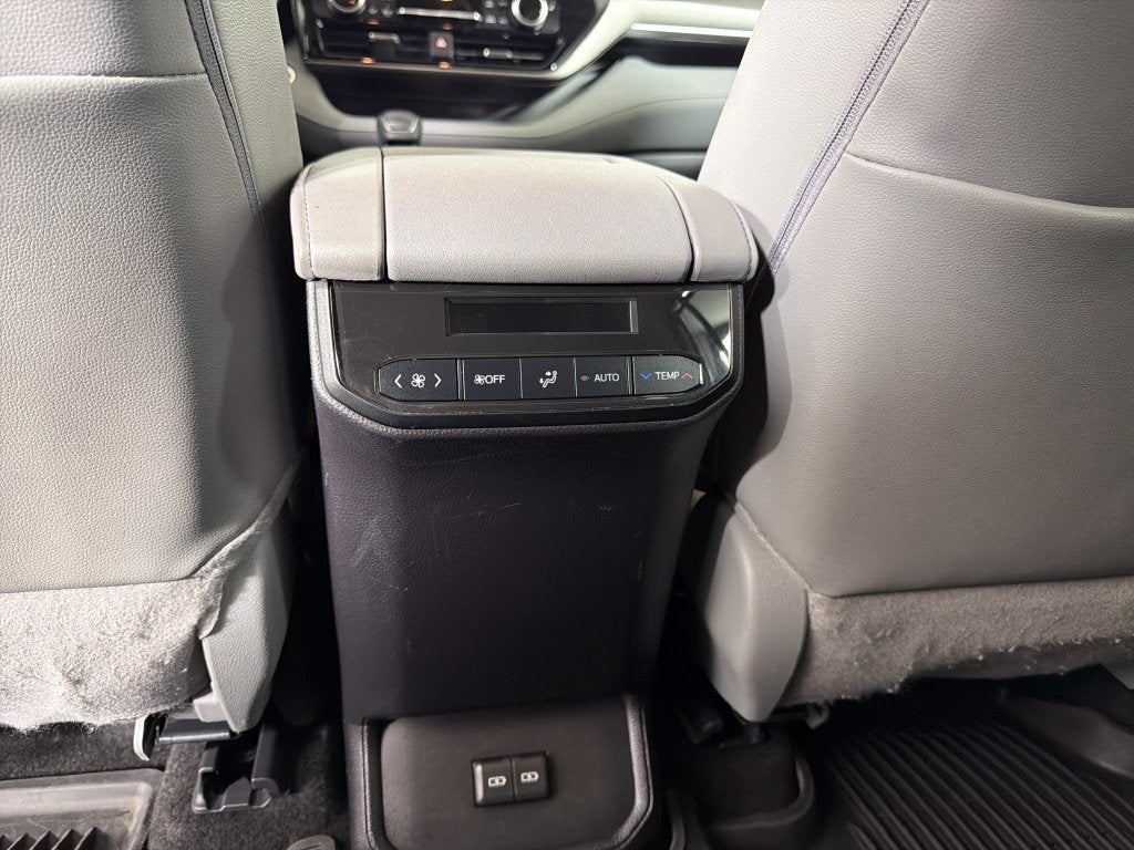 2025 Toyota Highlander Hybrid XLE