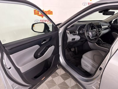 2025 Toyota Highlander Hybrid XLE