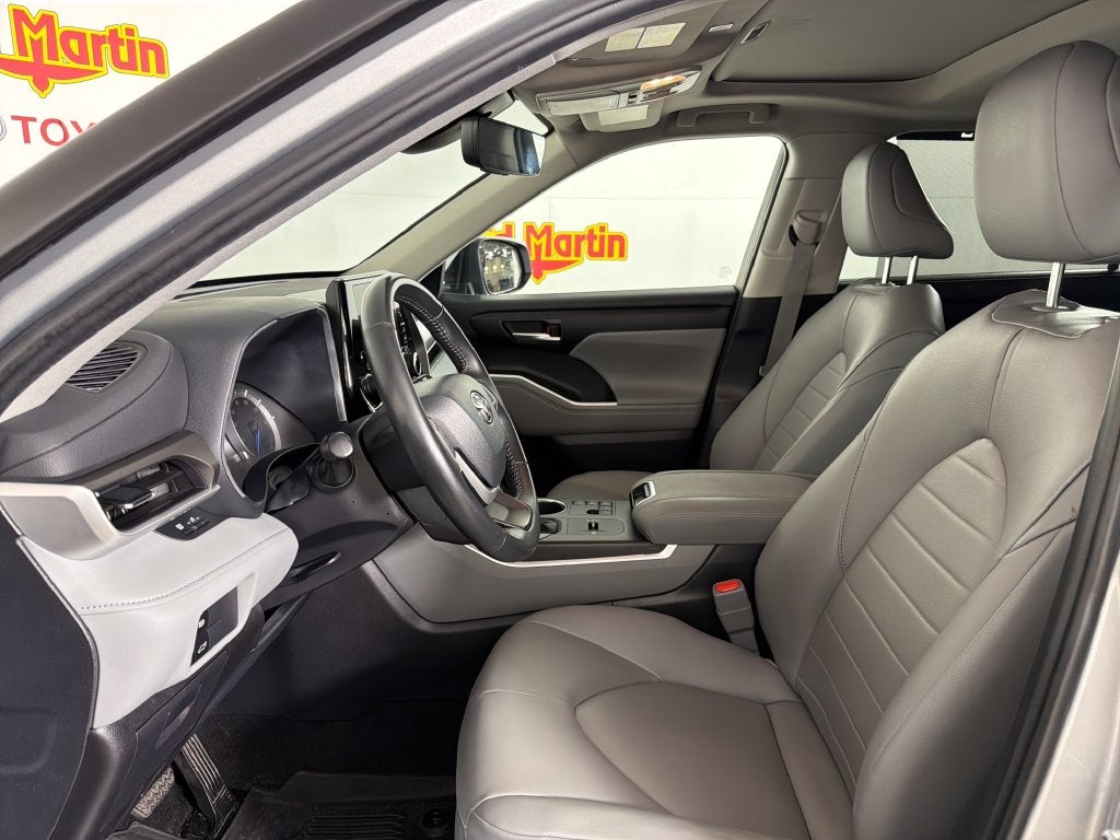 2025 Toyota Highlander Hybrid XLE