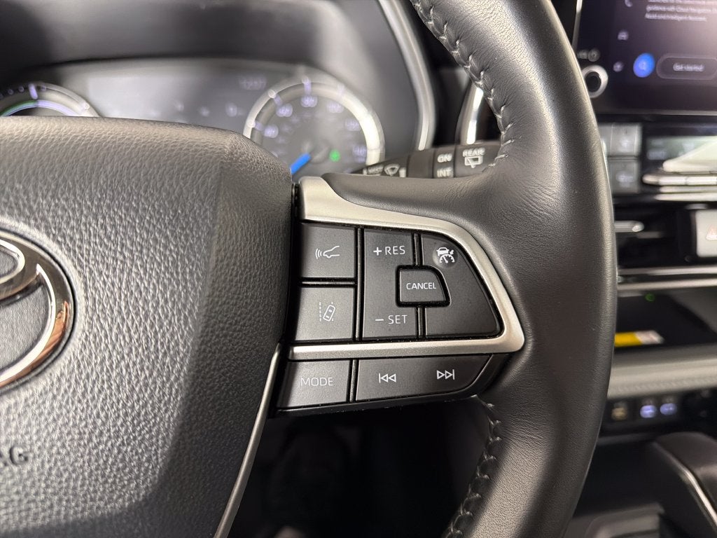2025 Toyota Highlander Hybrid XLE