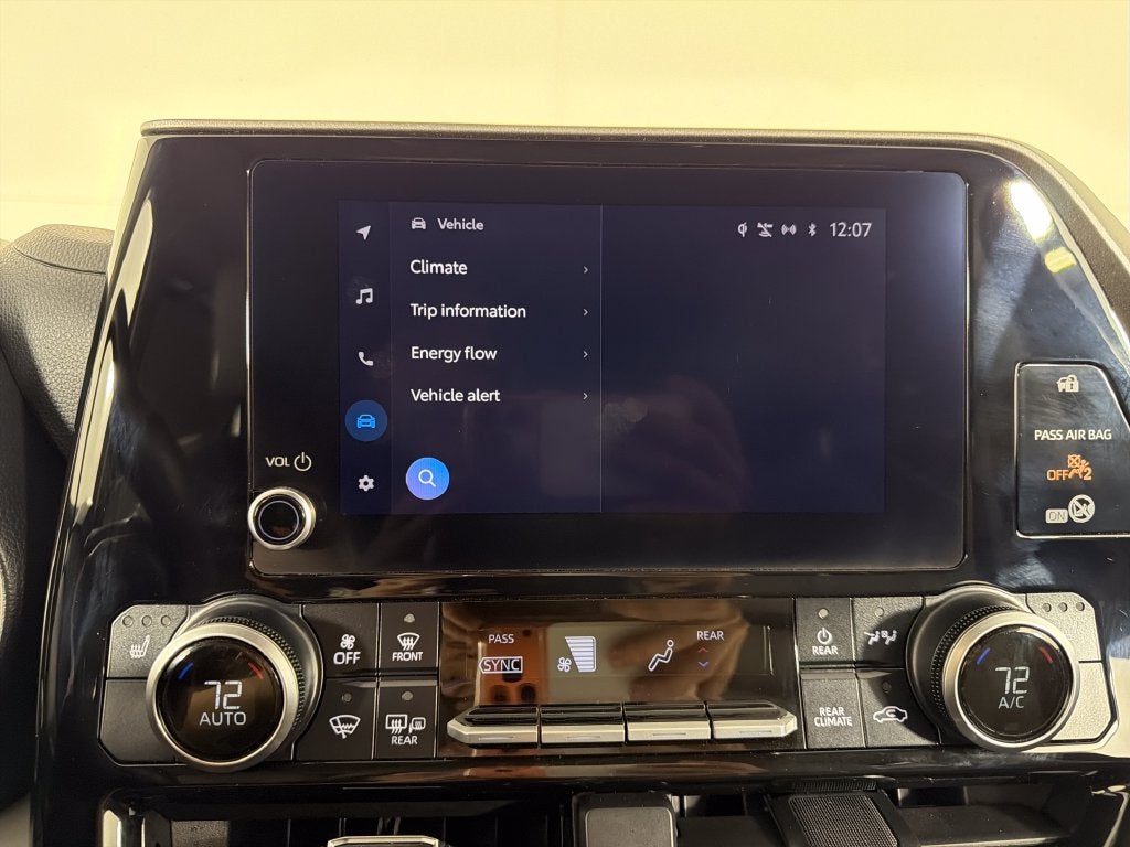 2025 Toyota Highlander Hybrid XLE