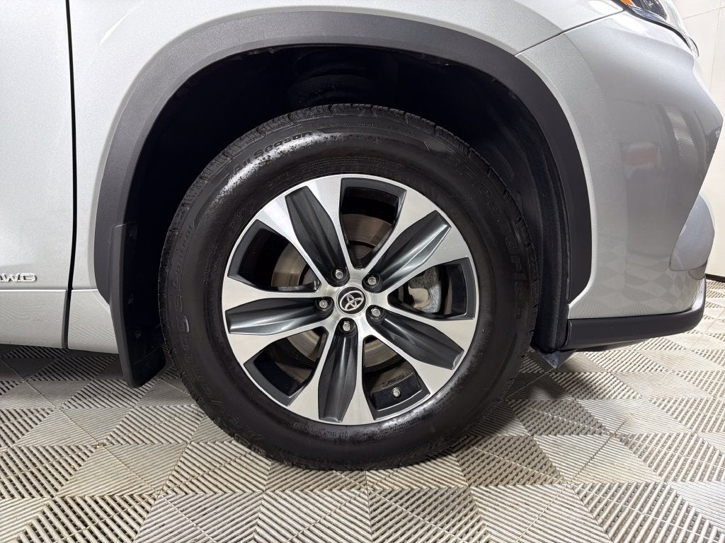 2025 Toyota Highlander Hybrid XLE