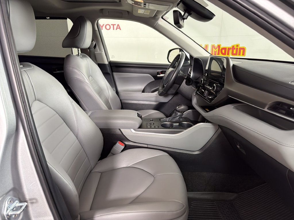 2025 Toyota Highlander Hybrid XLE