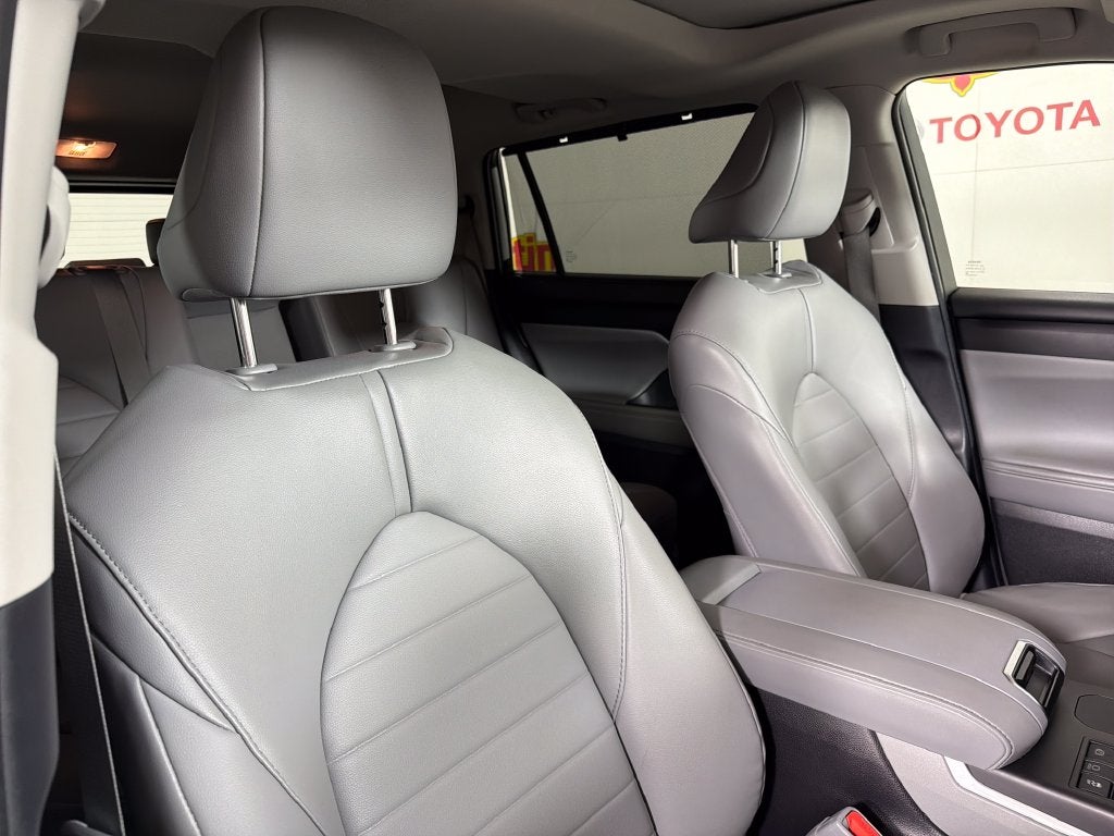 2025 Toyota Highlander Hybrid XLE
