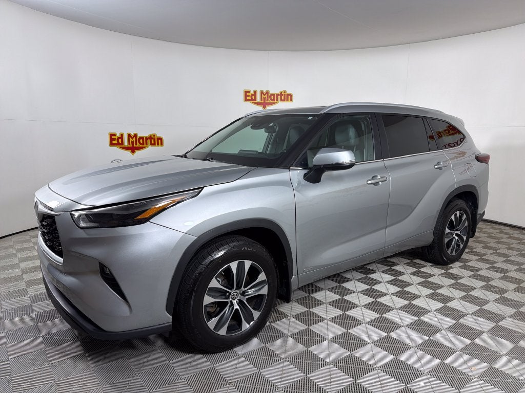 2025 Toyota Highlander Hybrid XLE