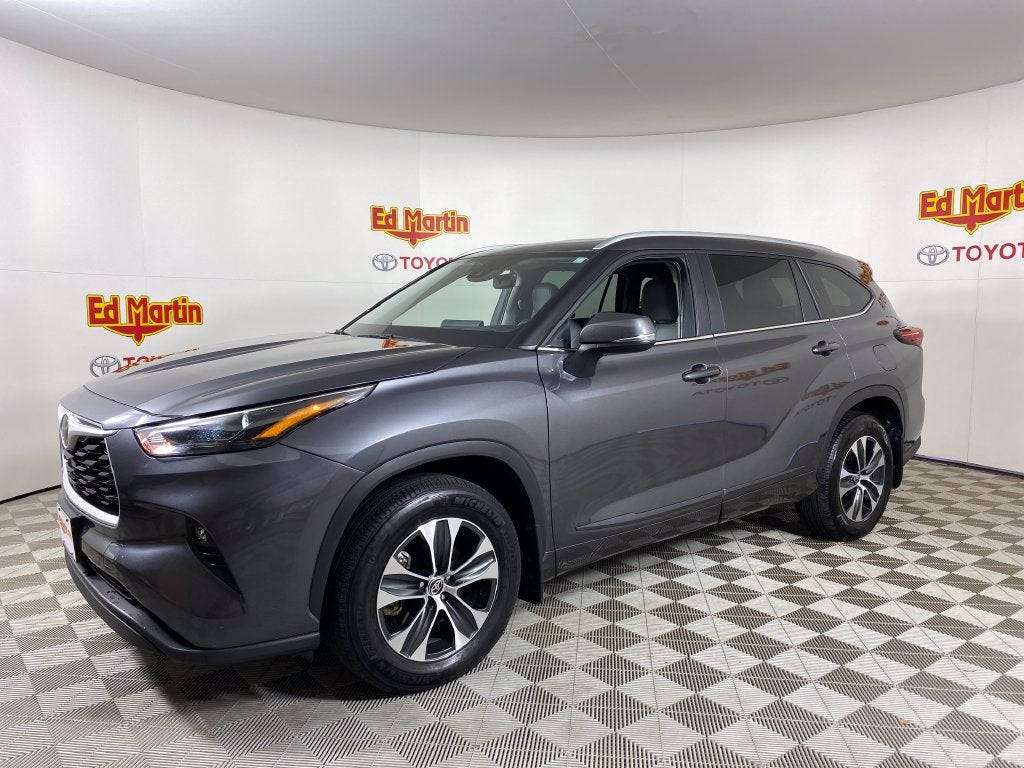 2025 Toyota Highlander XLE