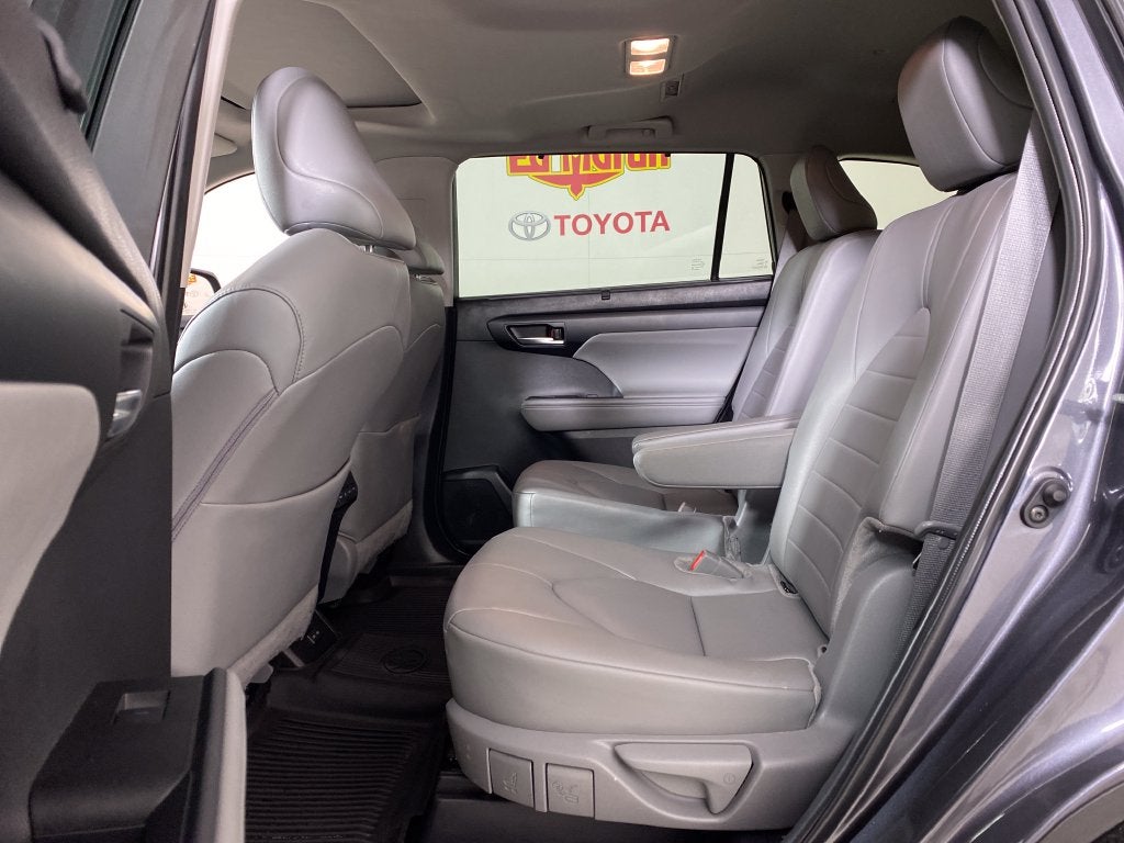 2025 Toyota Highlander XLE