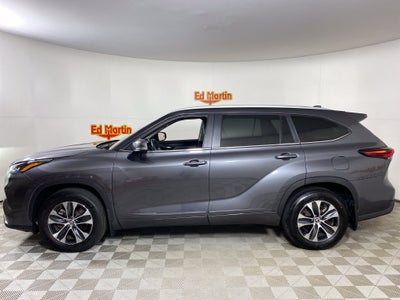 2025 Toyota Highlander XLE