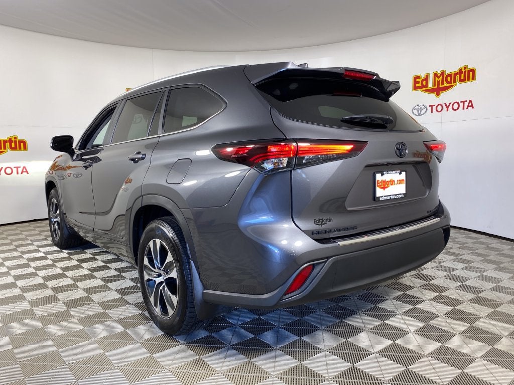 2025 Toyota Highlander XLE