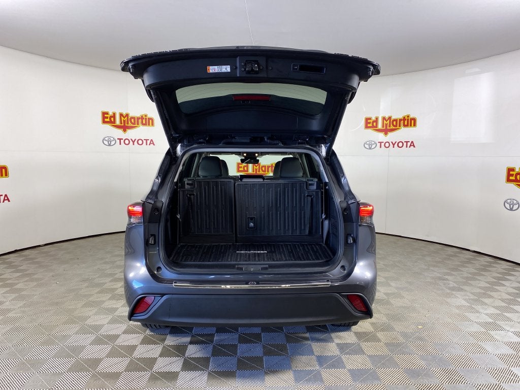 2025 Toyota Highlander XLE