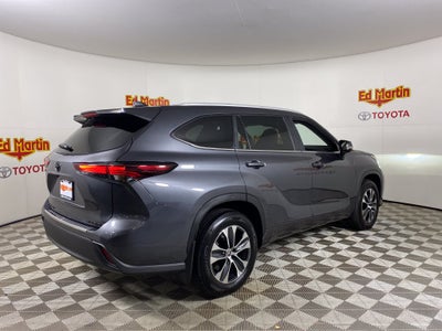 2025 Toyota Highlander XLE