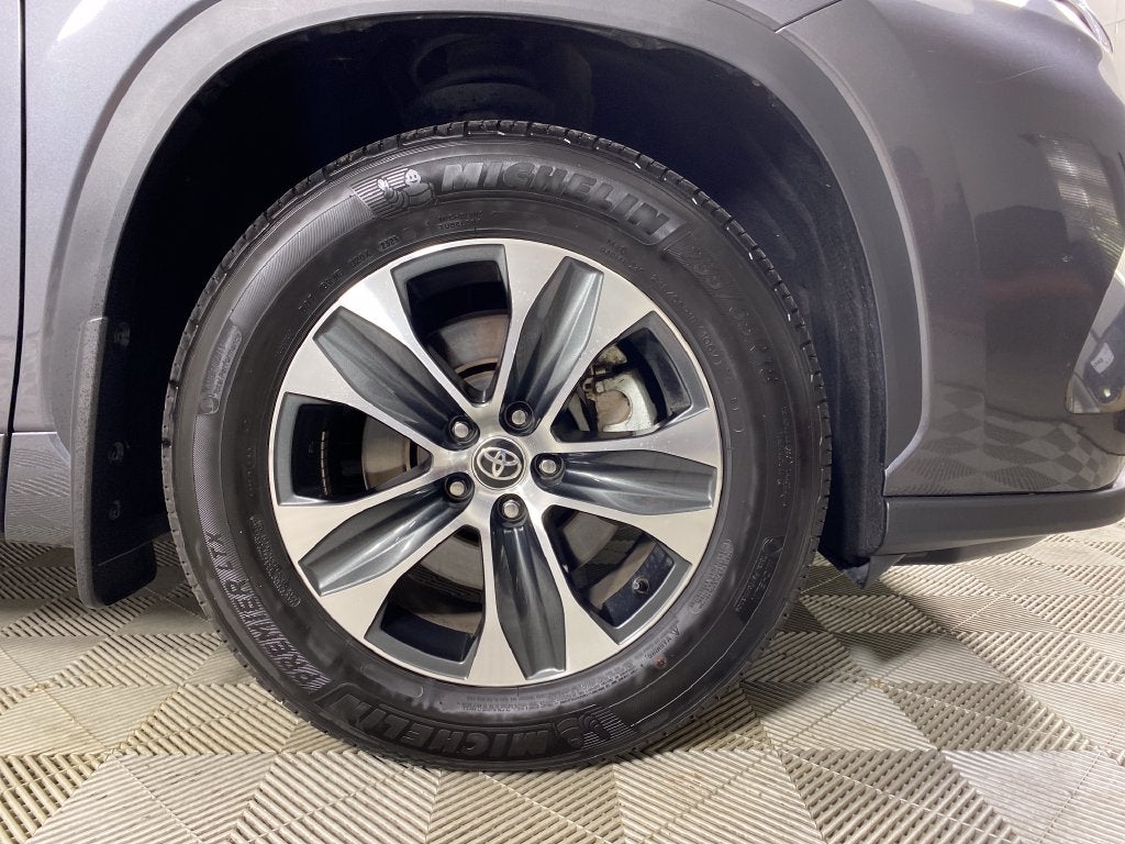 2025 Toyota Highlander XLE