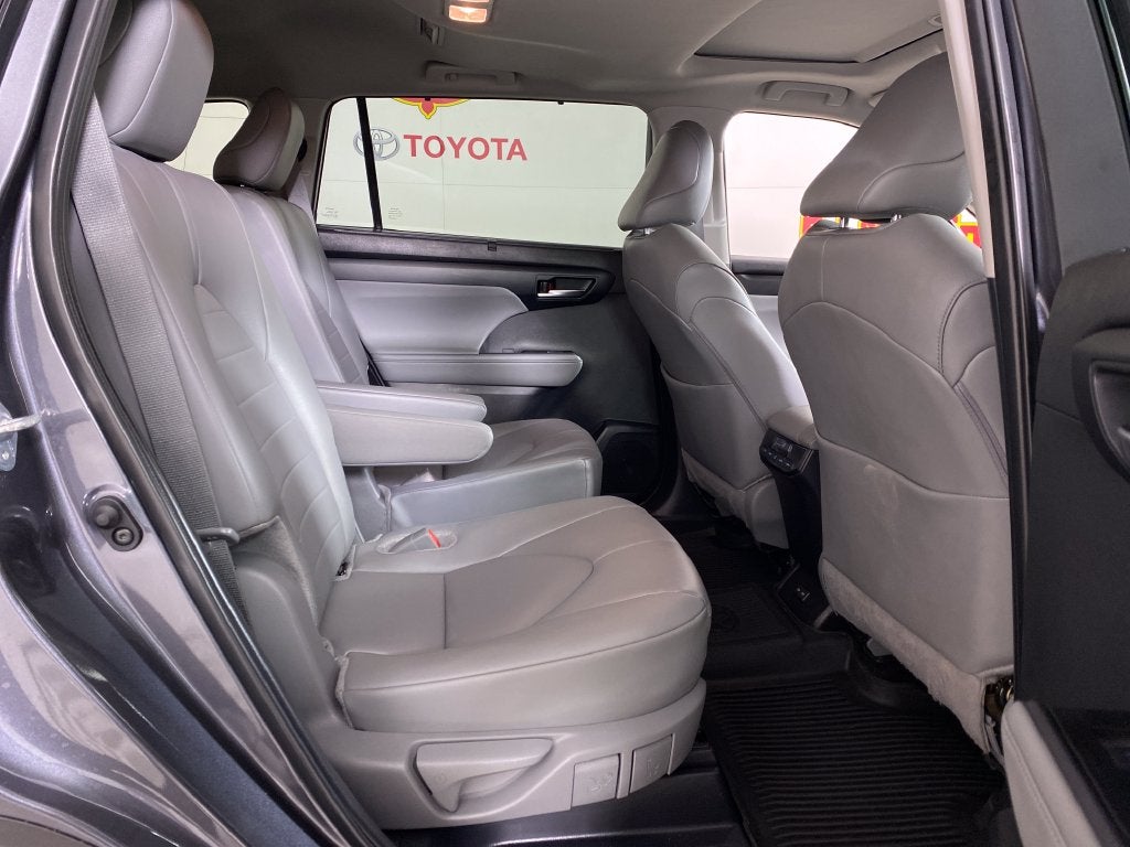 2025 Toyota Highlander XLE