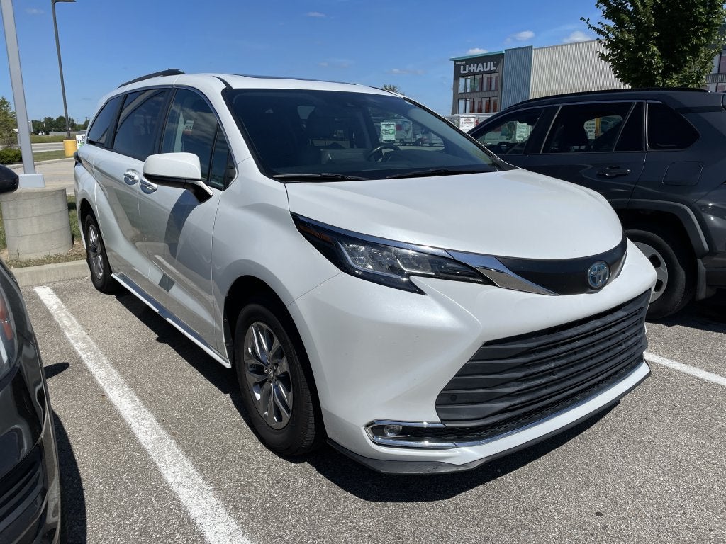 2022 Toyota Sienna XLE