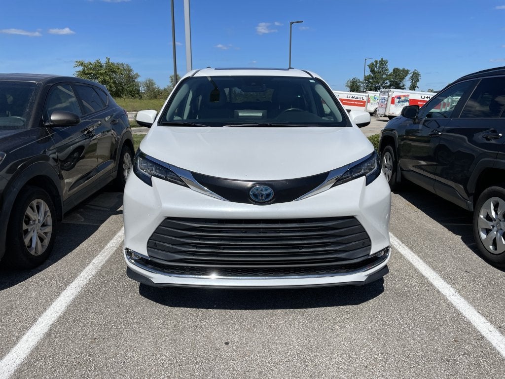 2022 Toyota Sienna XLE