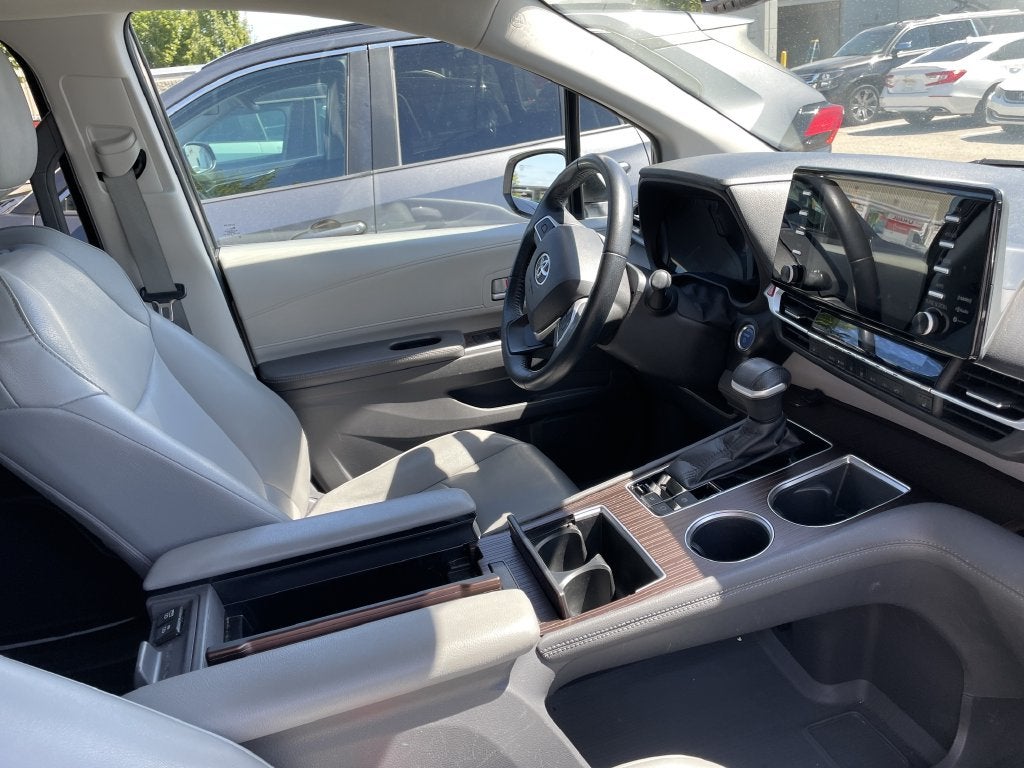 2022 Toyota Sienna XLE