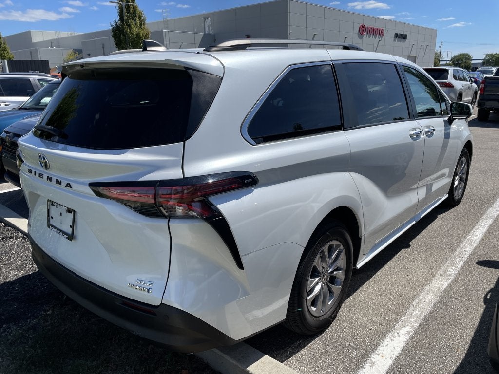 2022 Toyota Sienna XLE