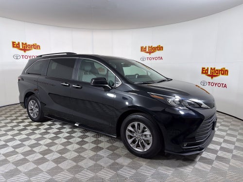 2026 Toyota Sienna XLE 8 Passenger