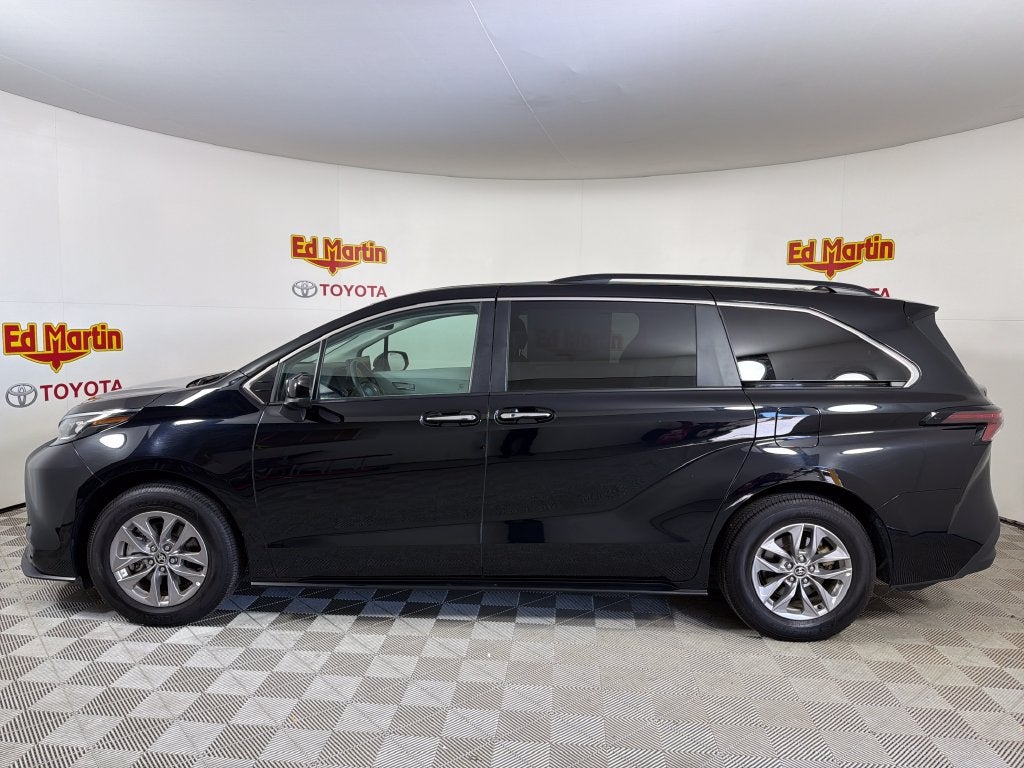 2026 Toyota Sienna XLE 8 Passenger