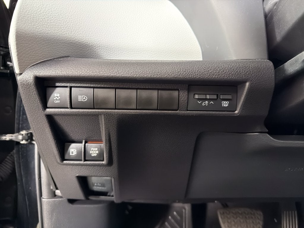 2026 Toyota Sienna XLE 8 Passenger