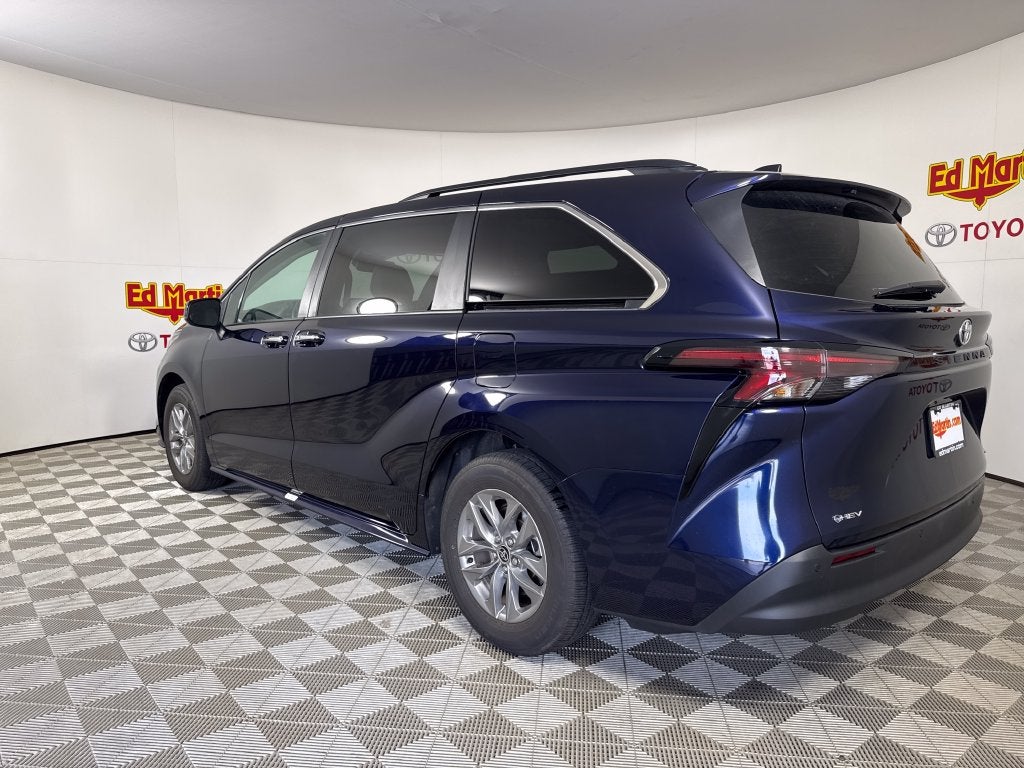 2026 Toyota Sienna XLE 8 Passenger