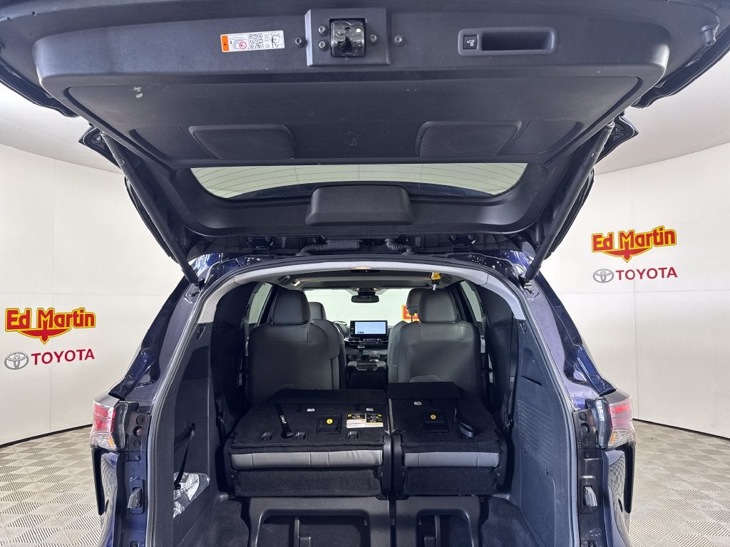 2026 Toyota Sienna XLE 8 Passenger