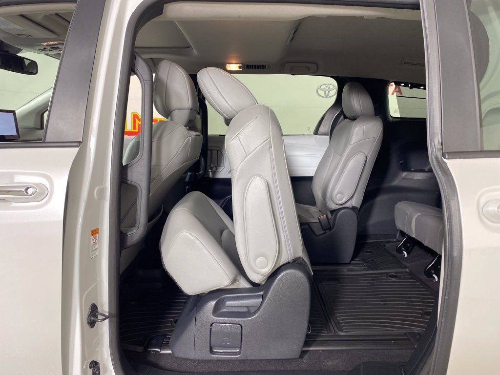 2026 Toyota Sienna XLE 8 Passenger