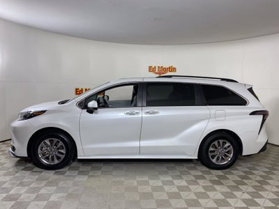2026 Toyota Sienna XLE 8 Passenger