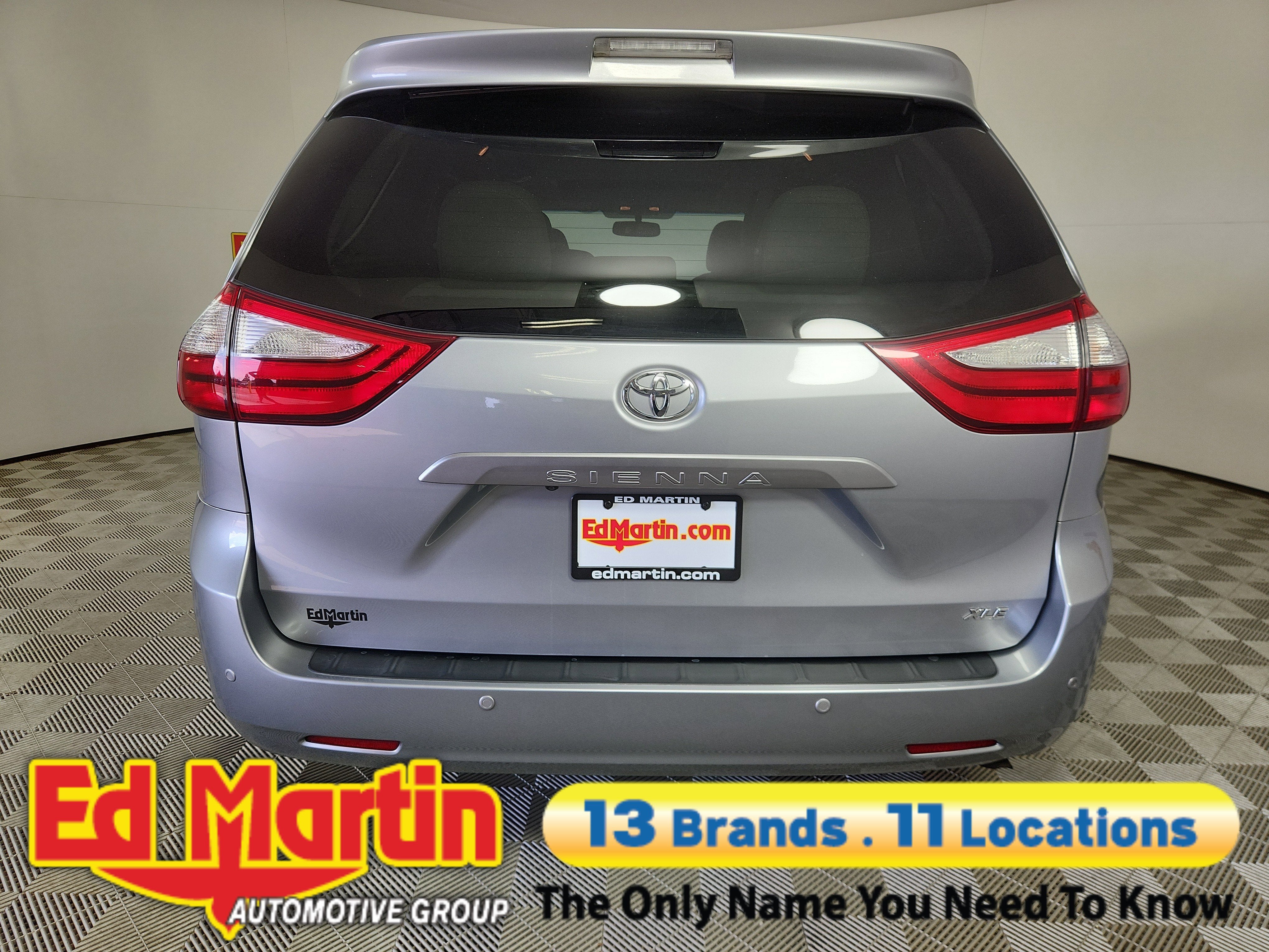 2017 Toyota Sienna XLE