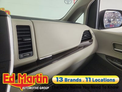 2017 Toyota Sienna XLE