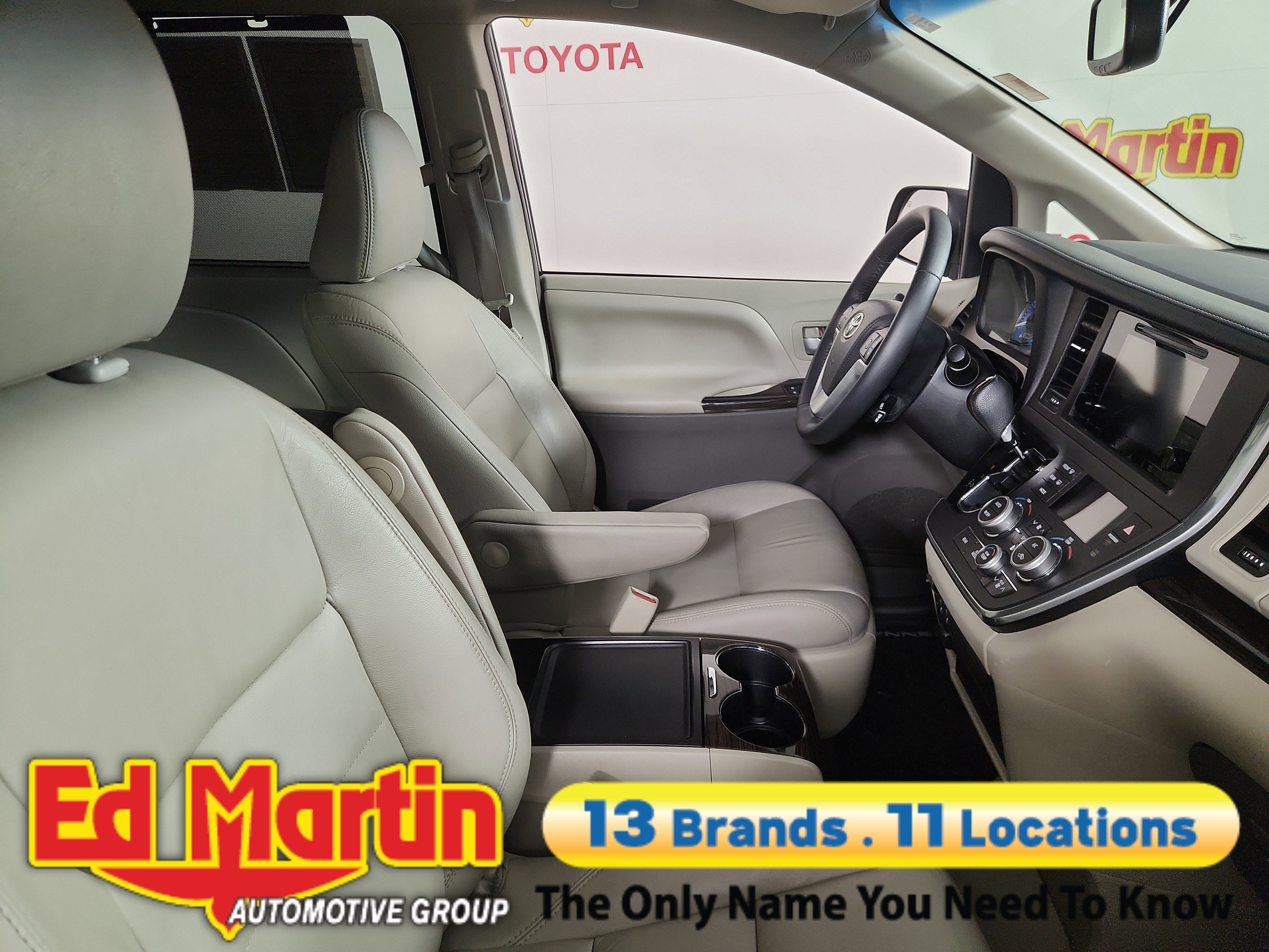 2017 Toyota Sienna XLE