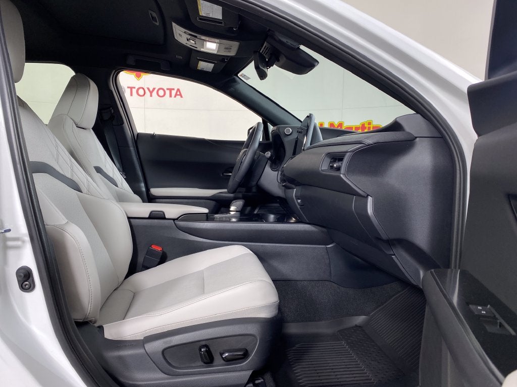 2026 Lexus UX 300h Premium