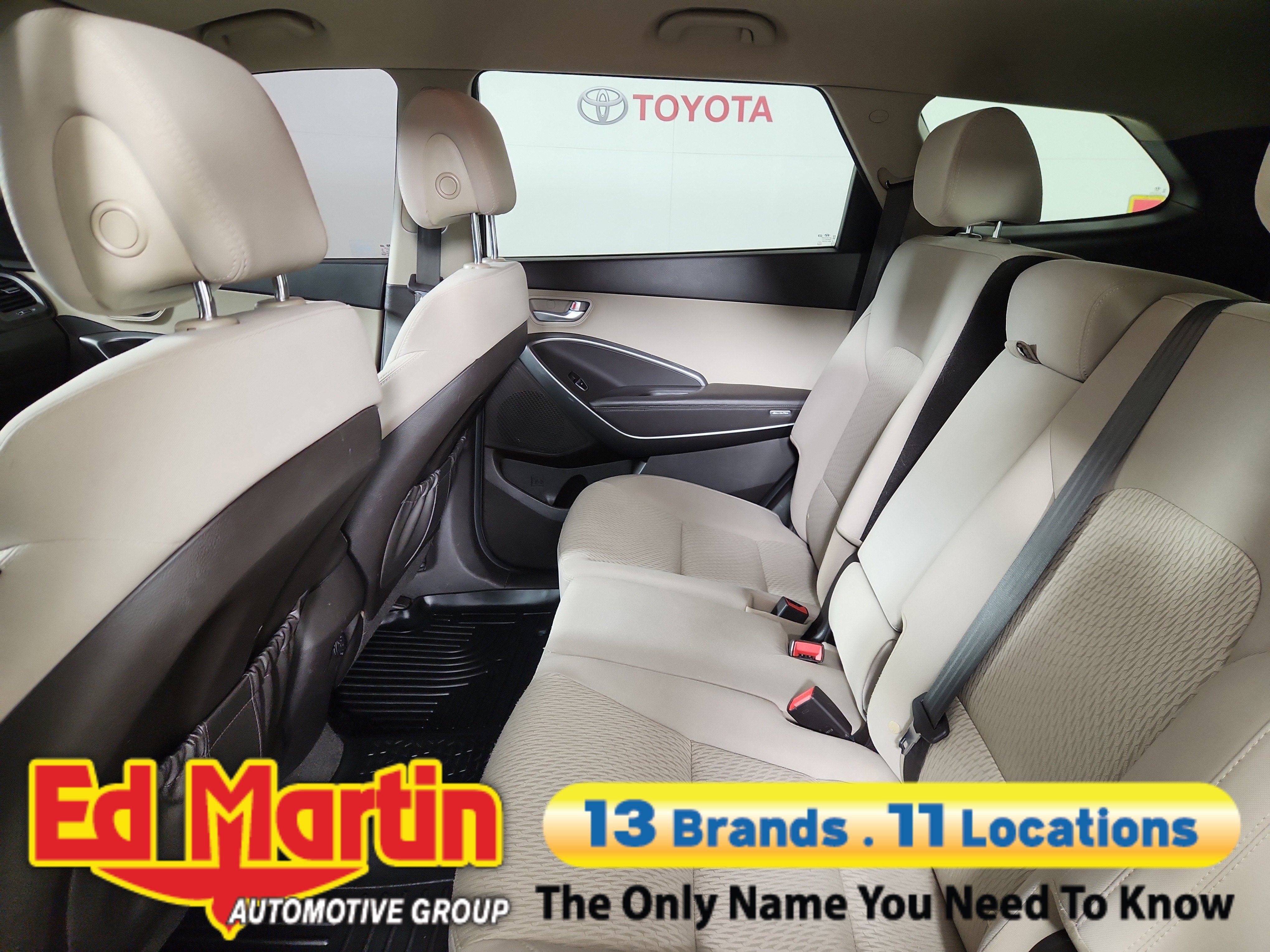 2017 Hyundai Santa Fe SE