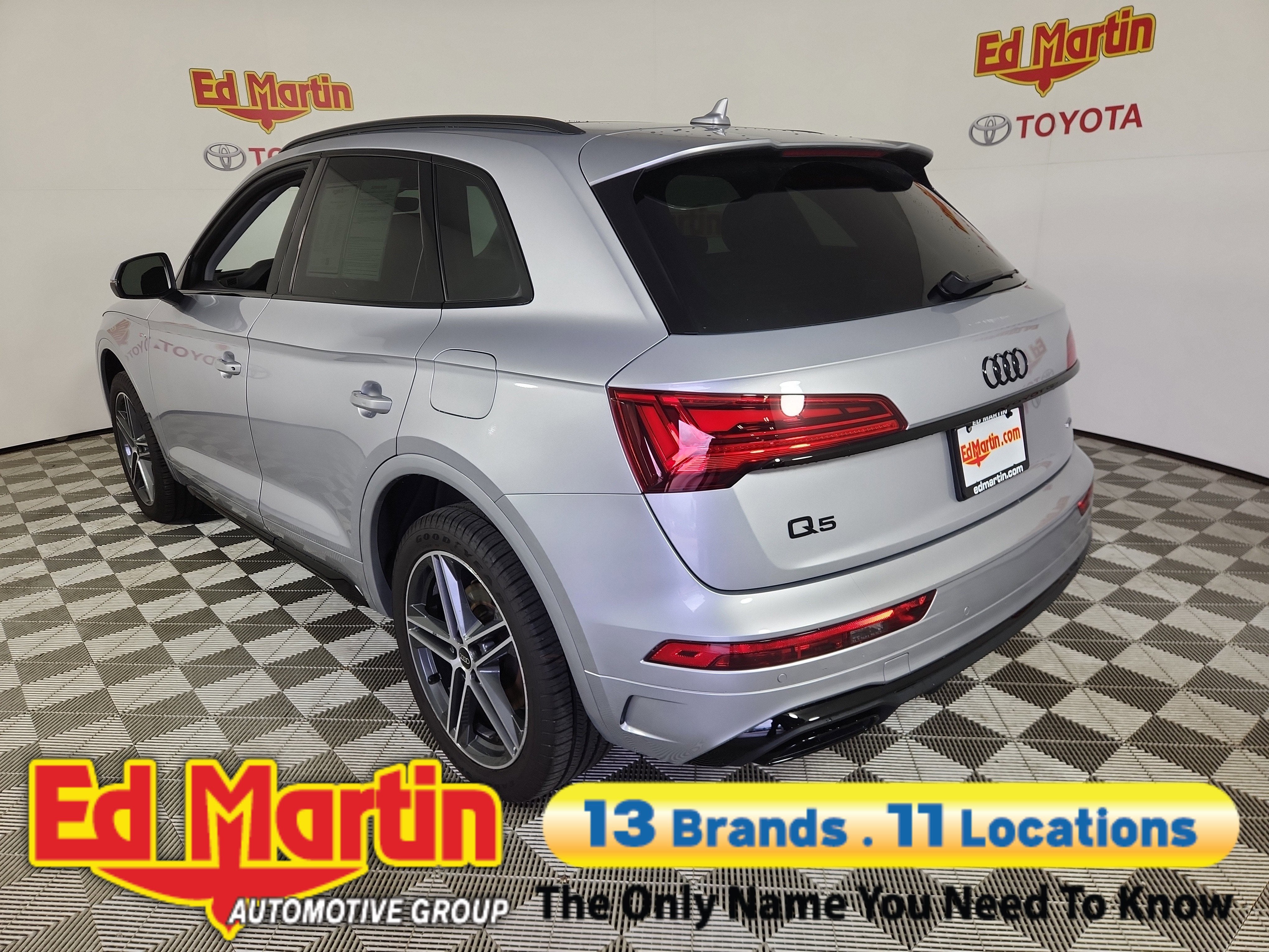 2022 Audi Q5 S line Premium Plus