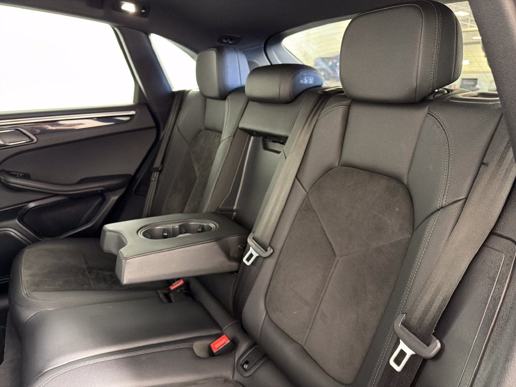 2021 Porsche Macan Base