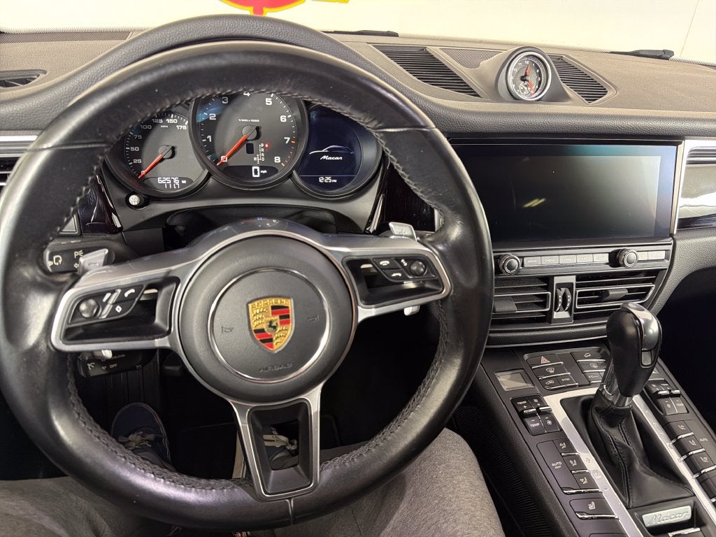 2021 Porsche Macan Base