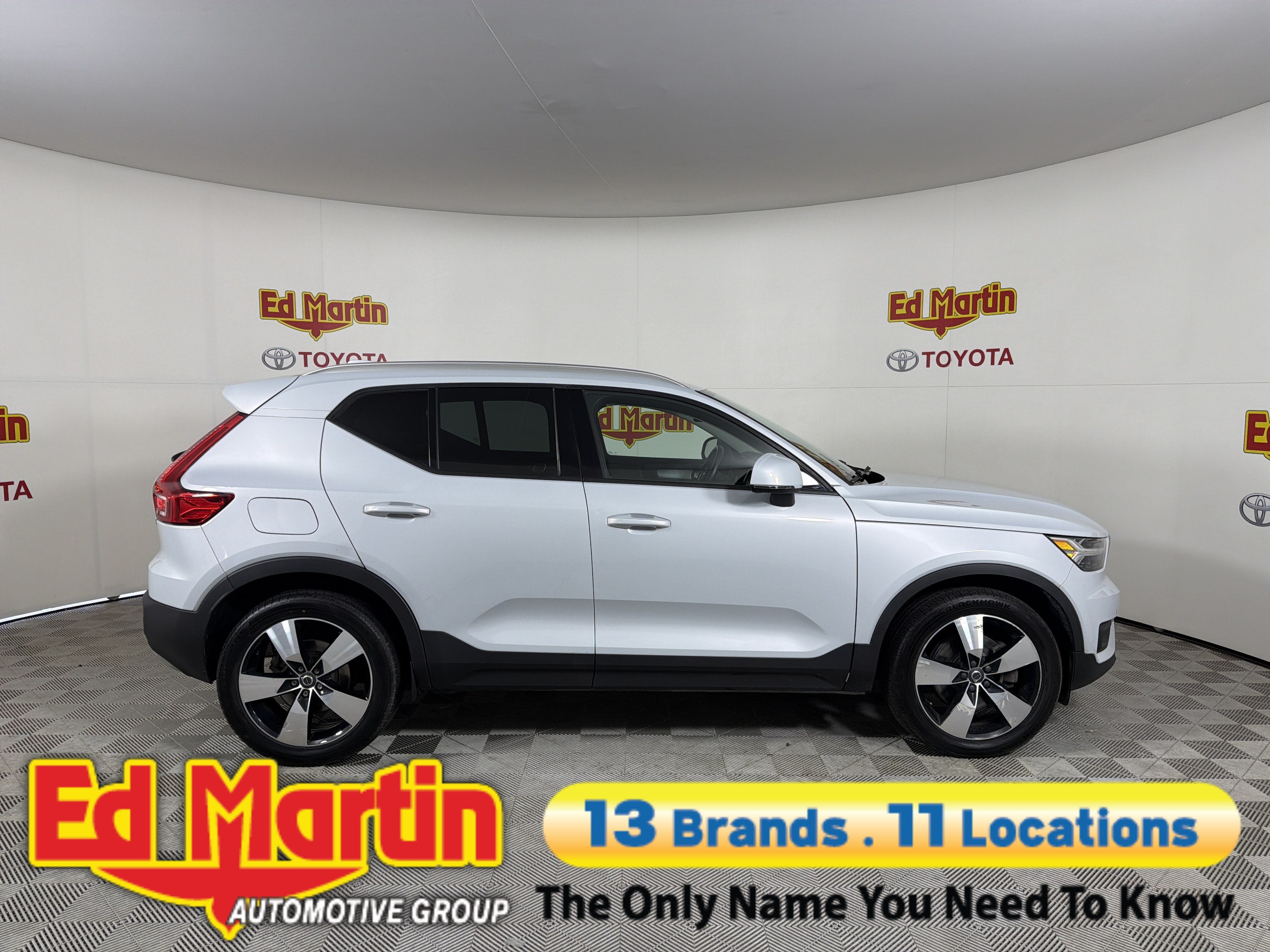 2021 Volvo XC40 Momentum