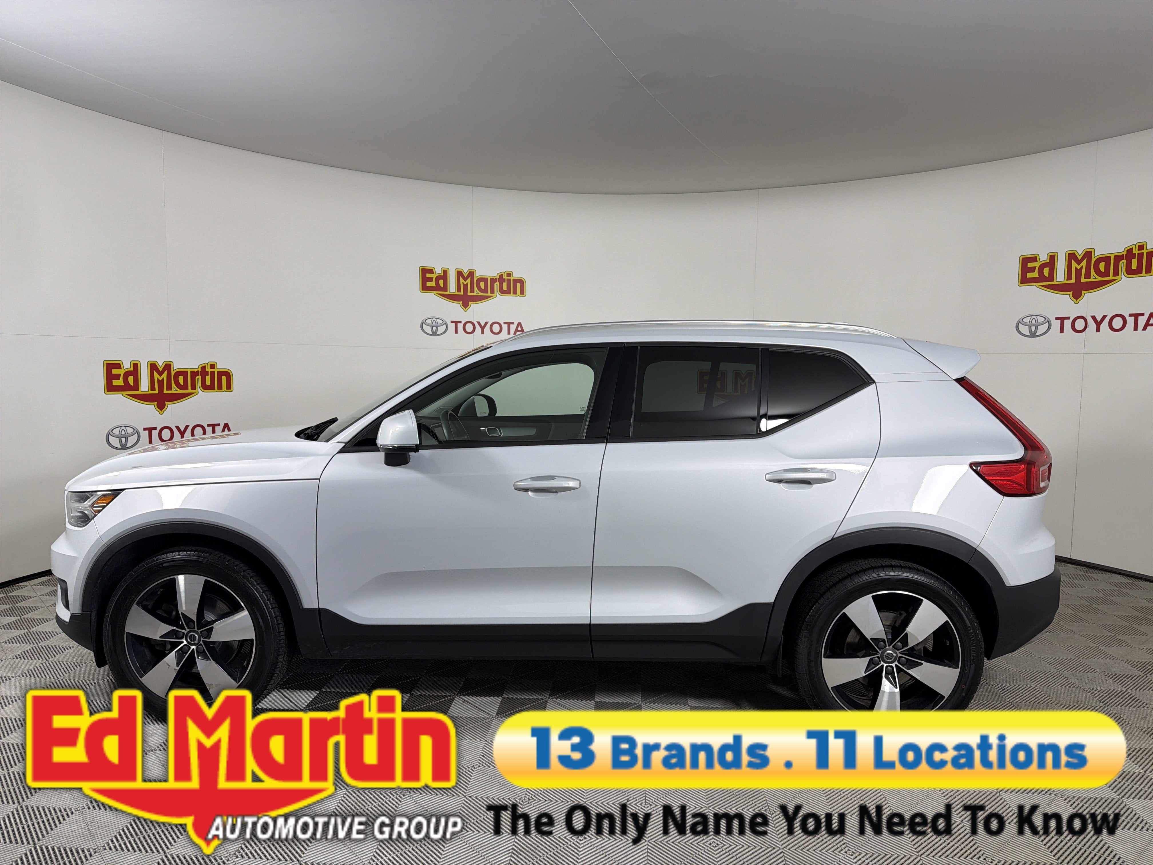 2021 Volvo XC40 Momentum