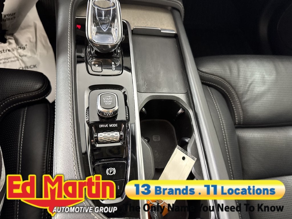2021 Volvo XC90 T8 Inscription 7 Passenger