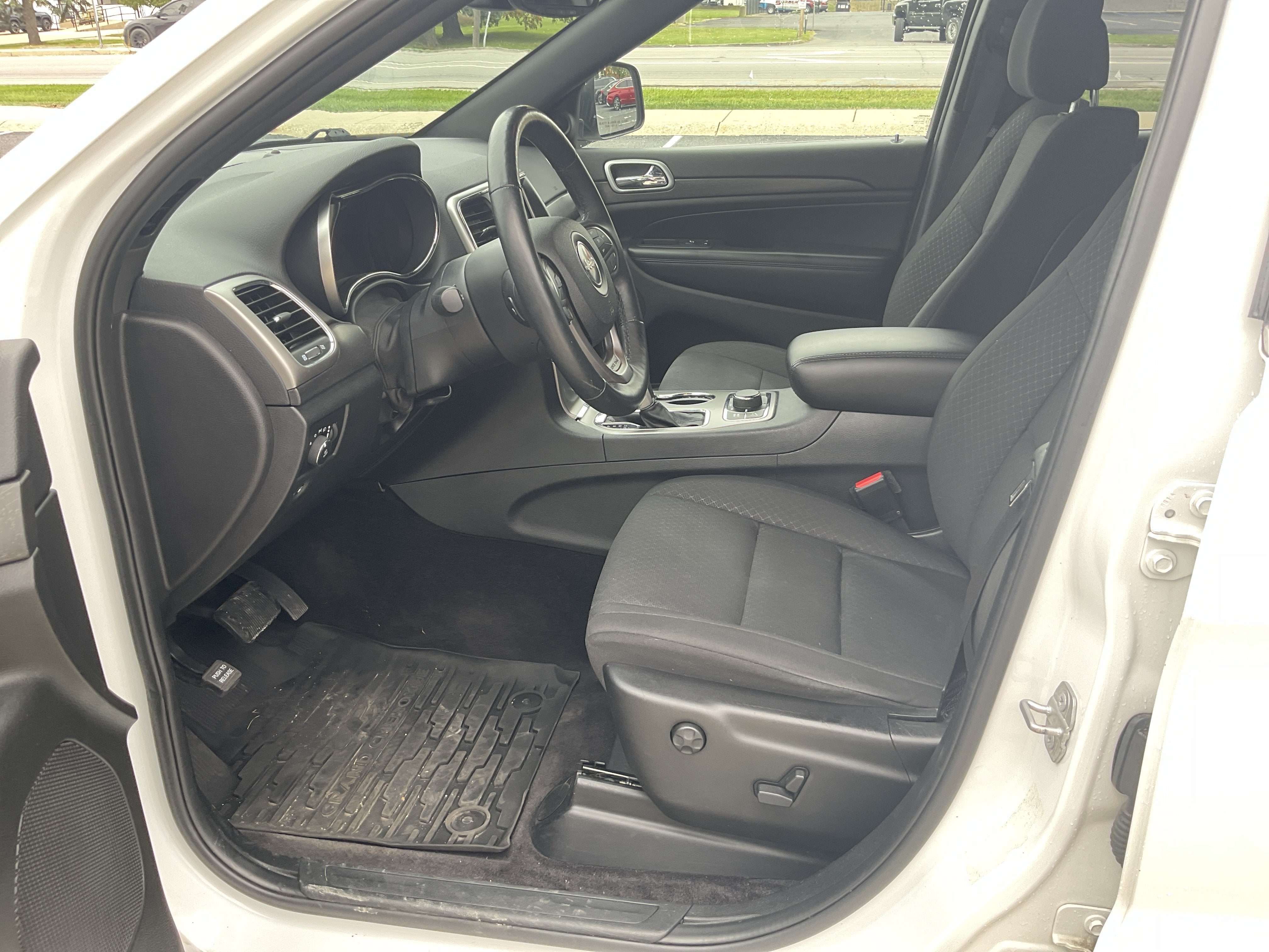 2018 Jeep Grand Cherokee Laredo E