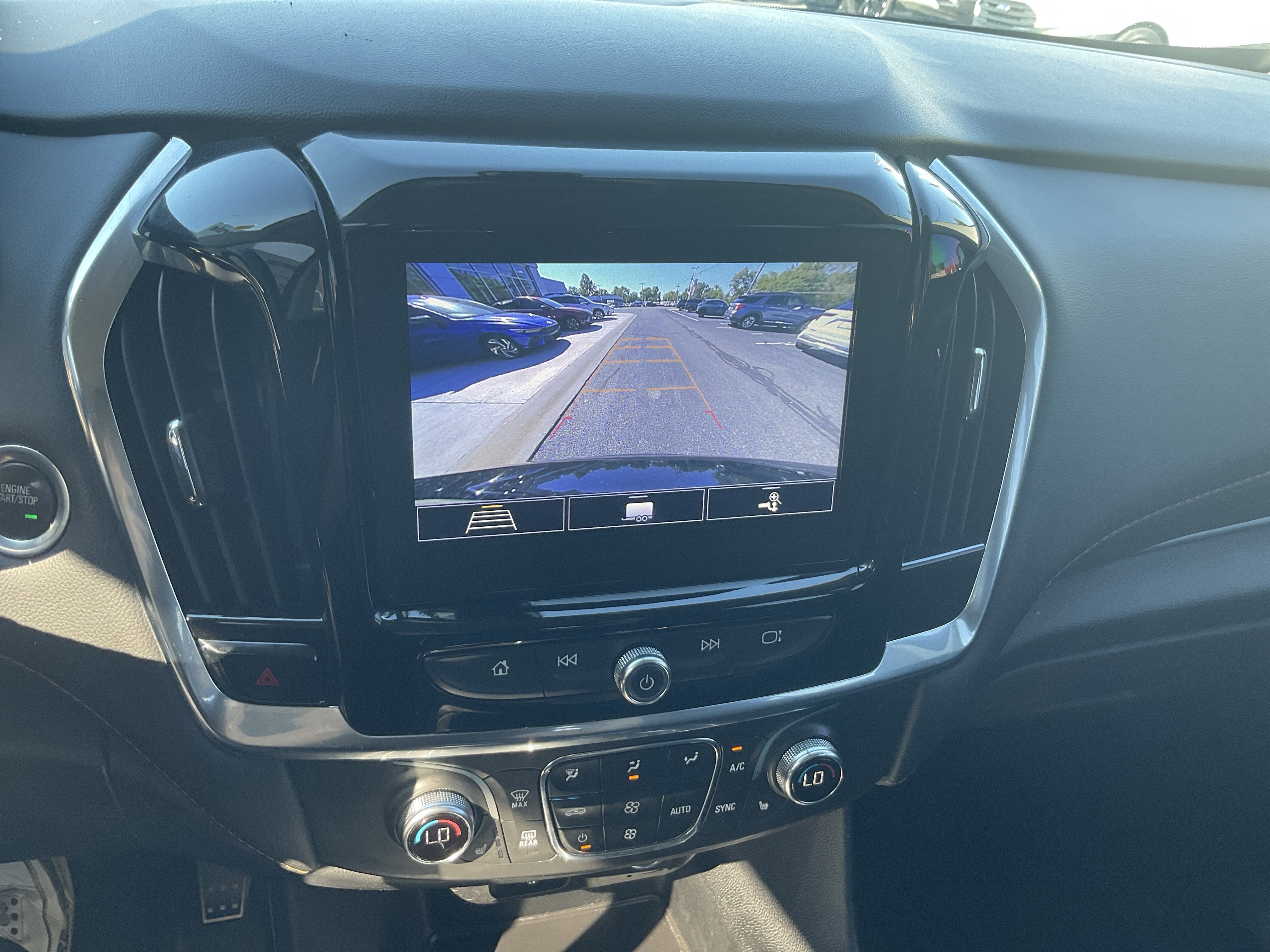 2021 Chevrolet Traverse LT Cloth