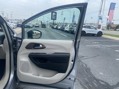 2017 Chrysler Pacifica Touring Plus