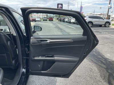 2016 Ford Fusion SE