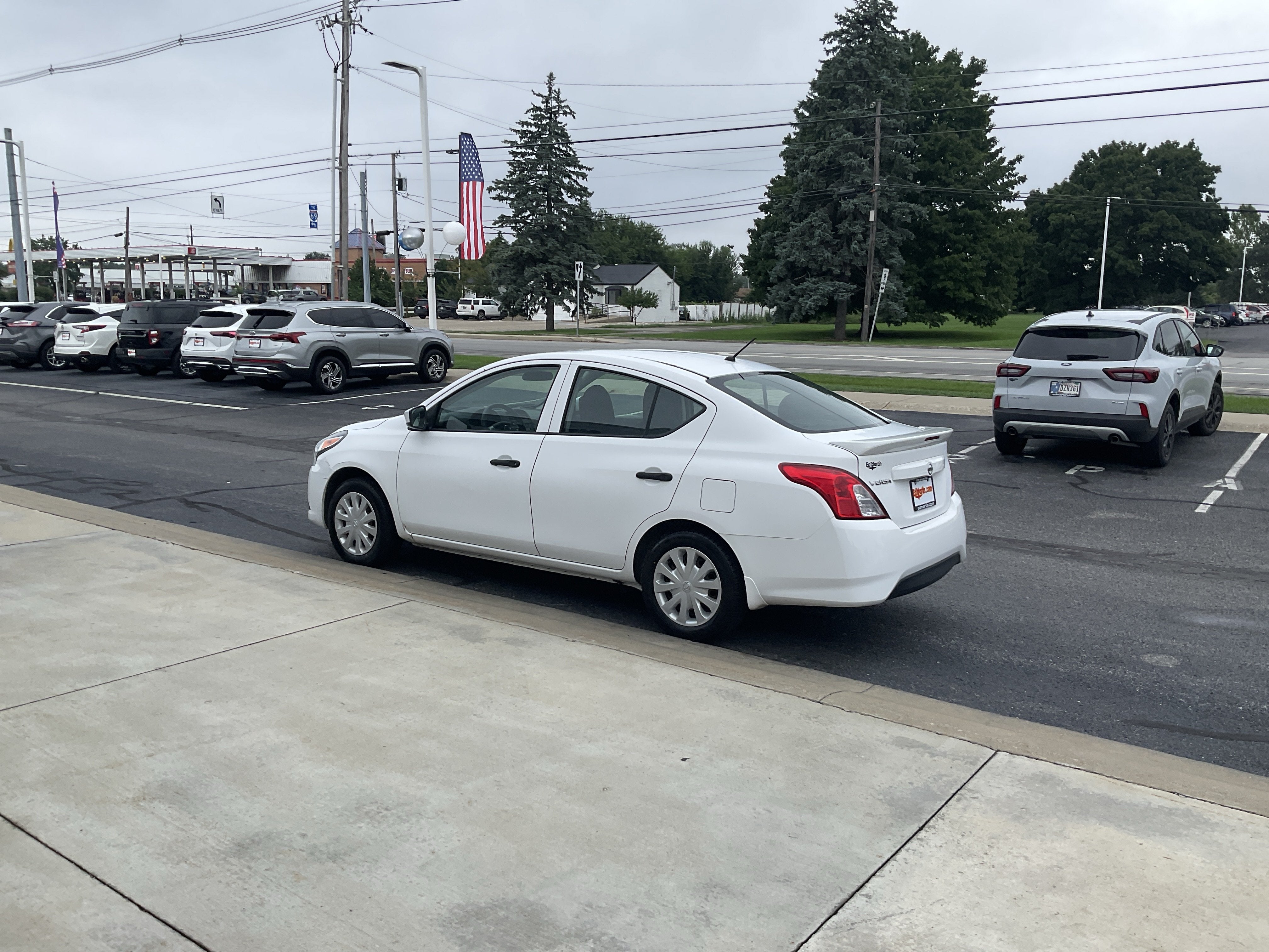 2017 Nissan Versa Sedan S Plus